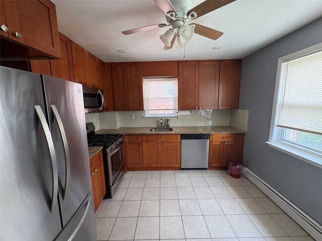 Primary Photo - 120 Vredenburgh Ave