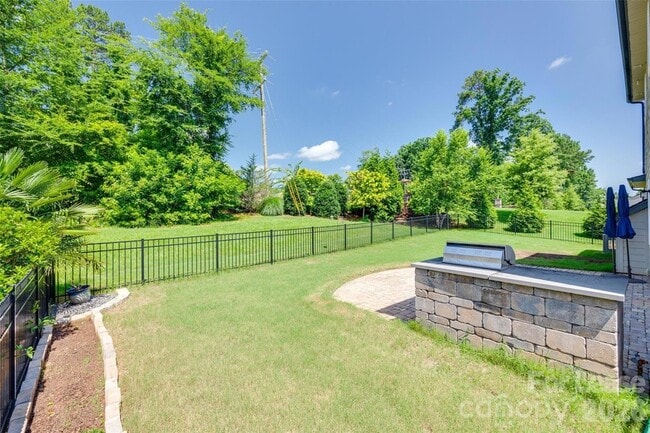 Building Photo - 421 Sandbar Pt