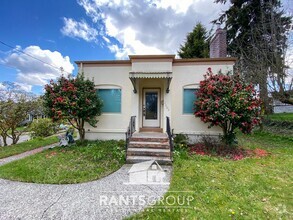 Building Photo - Charming & bright westside 2 bed, 1 bath o...
