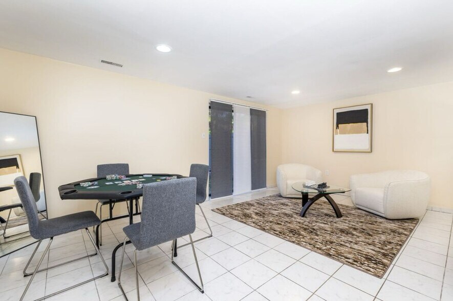 Building Photo - 47 Conestoga Way