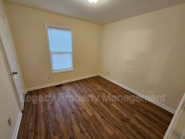 Building Photo - 531 S Anthony St