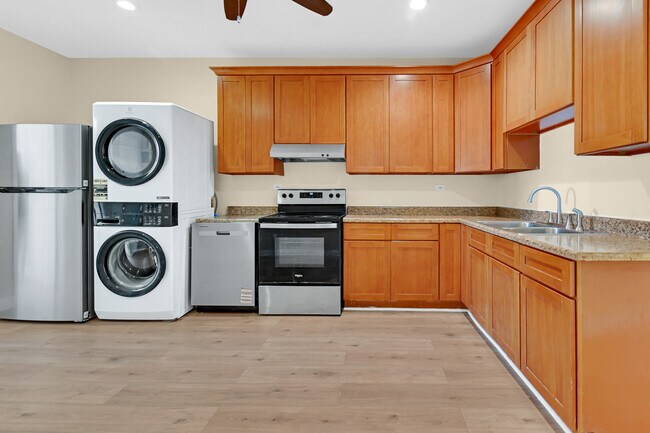 Building Photo - 3056 N Drake Ave