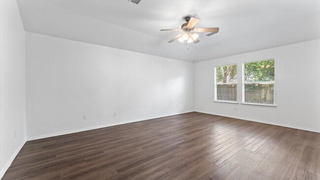 Building Photo - 111 N Misty Dawn Dr