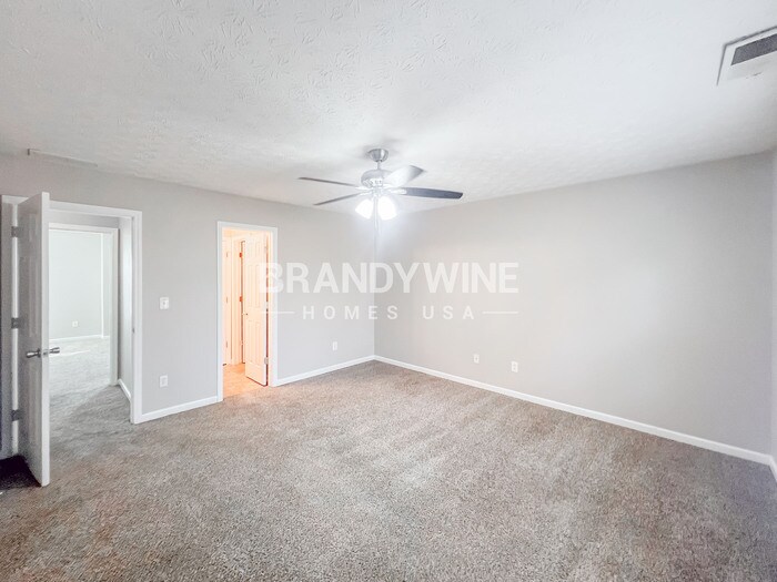 Building Photo - 215 Prince Edward Way