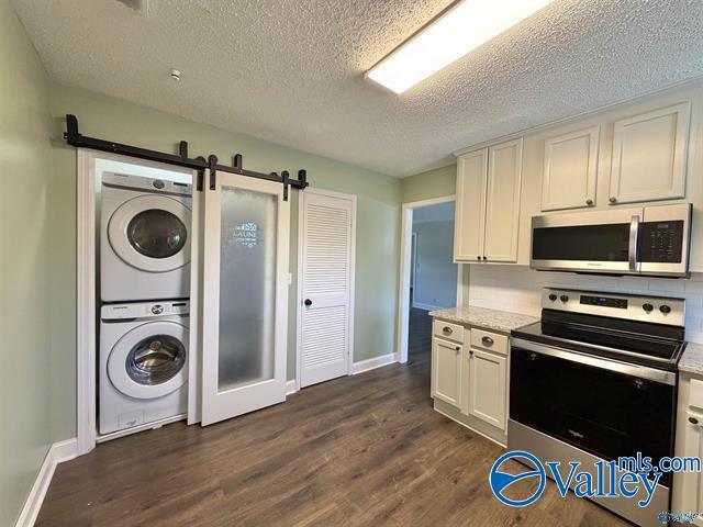 Building Photo - 1208 SE Willowbrook Dr