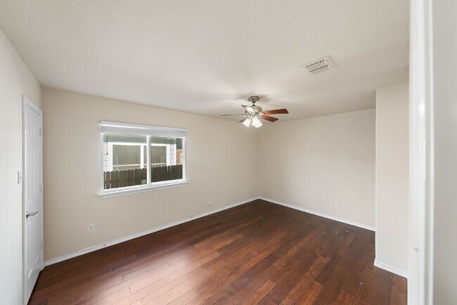 Building Photo - Gated Community - Resort Amenities