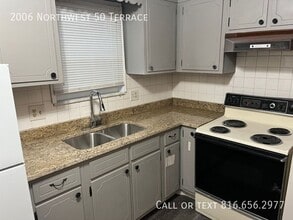Building Photo - 2006 Northwest 50 Terrace-