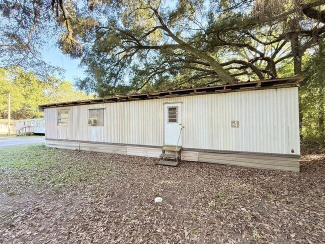 Building Photo - 531 Amber St