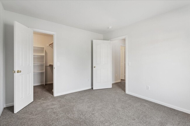 Building Photo - 3BR Townhouse | Main-Level Primary Suite | Gables at York County | Near Langley AFB & NASA