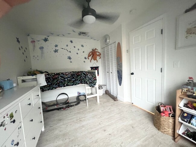 Building Photo - DUNEDIN FL LIVING 3/1 HOME