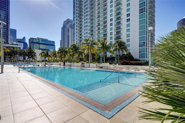 Building Photo - 950 Brickell Bay Dr