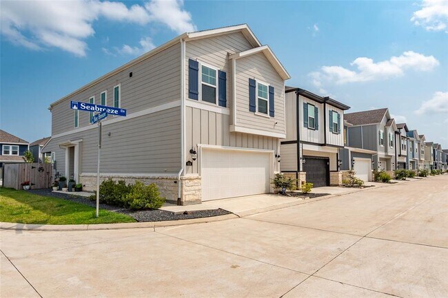 Building Photo - 614 Seabreeze Dr