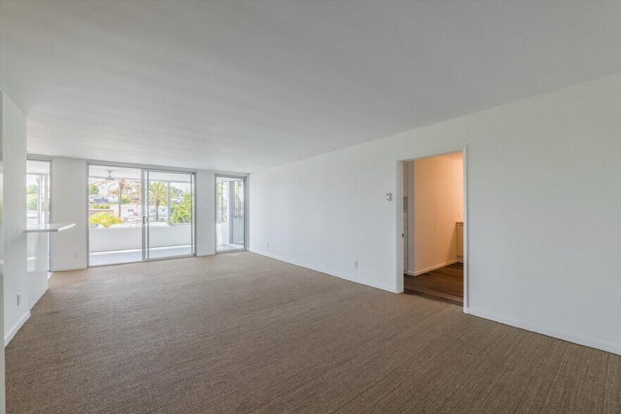 Building Photo - 8701 Delgany Ave