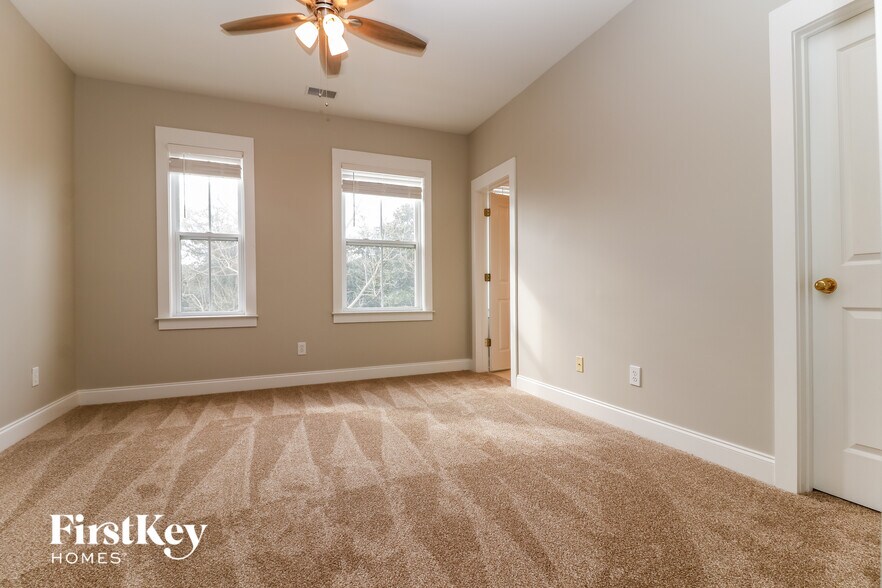 Building Photo - 103 Barberry St