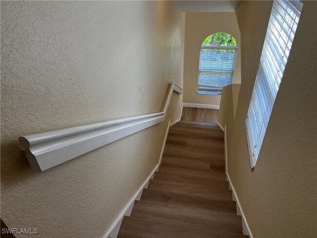 Building Photo - 6918 Satinleaf Rd N