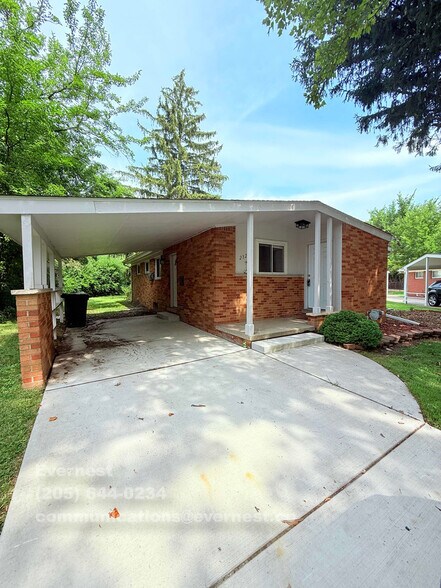 Primary Photo - 23215 Berkley St