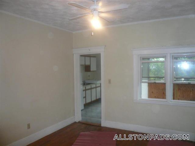 Building Photo - 33 Highgate St