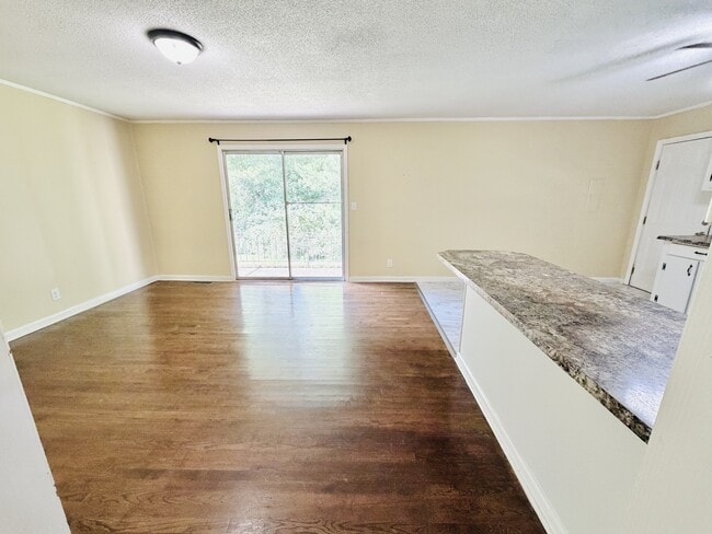 Building Photo - 400 S Highland Forest Dr