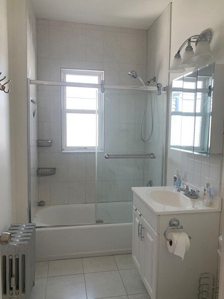 Building Photo - 52 Percival St