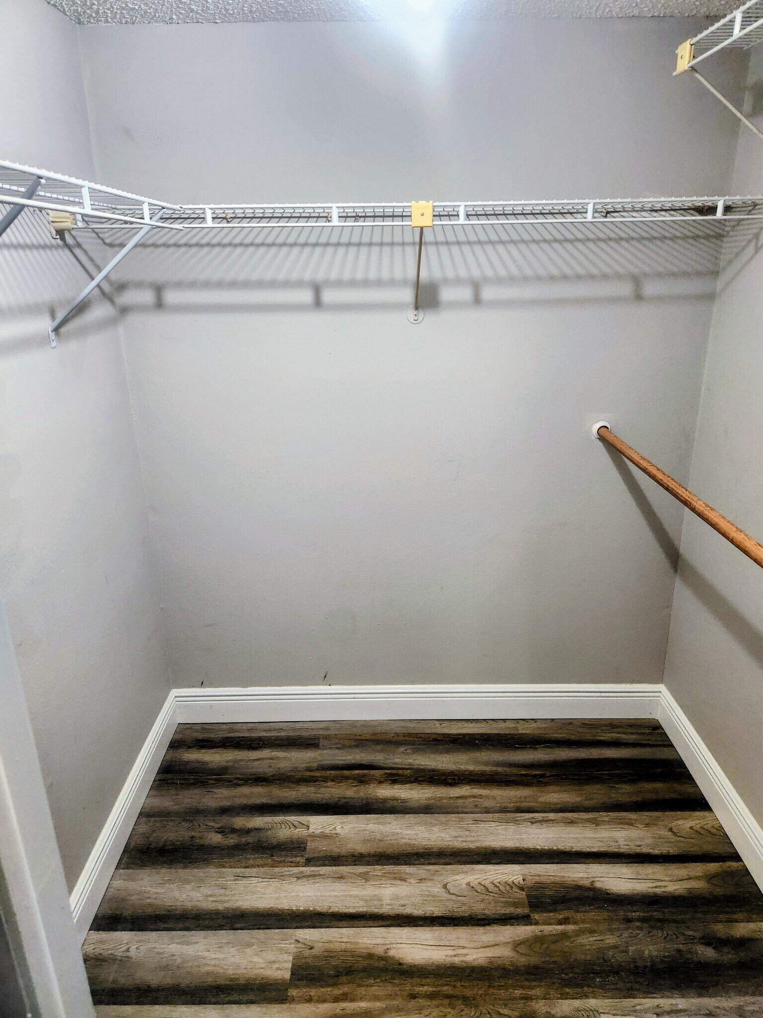 Walk In Closet - 2025 Sylvester Rd