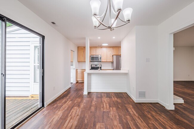 Building Photo - 1703 Choate Pl