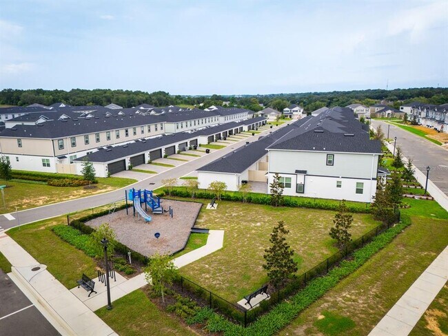 Building Photo - 691 Pothos St