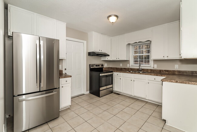 Building Photo - 216 Windmill Dr