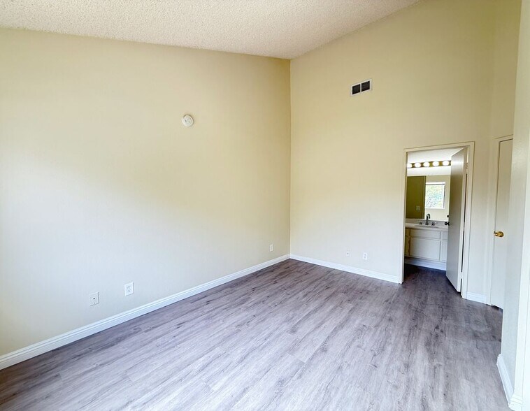 Building Photo - 8547 San Jacinto Ct