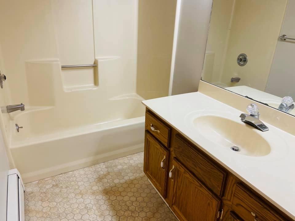 Building Photo - 70 Old Town Rd