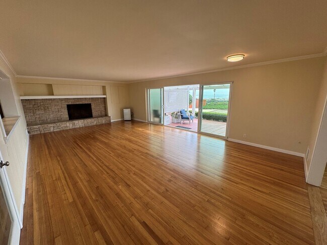 Building Photo - Hillside Ventura Home- Gorgeous Ocean View!!