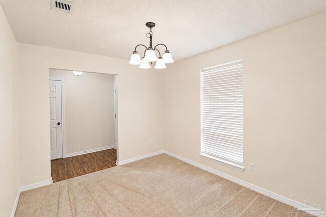 Building Photo - 10609 Creek Ridge Dr