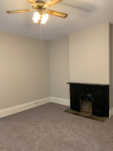 Building Photo - 114 Parker St