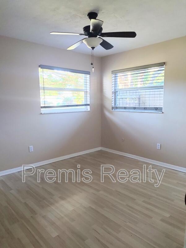 Building Photo - 6764 297th Ave N