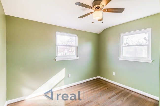 Building Photo - 2413 Chapman Rd