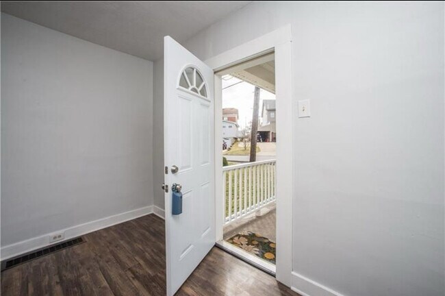 Primary Photo - 18 Jacob St