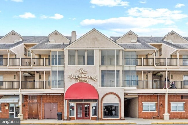 Building Photo - 1022 Main St