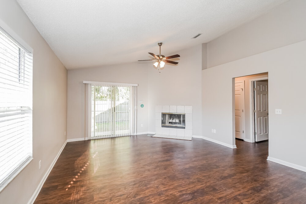 Building Photo - 1946 Running River Rd