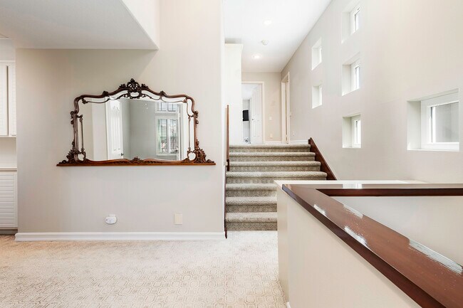 Building Photo - 346 Whites Landing