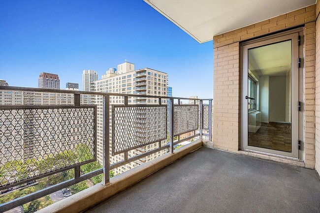 Building Photo - 170 West End Ave