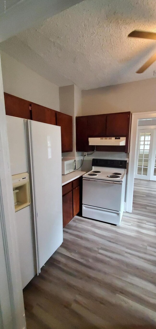 Building Photo - 1218 Challen Ave