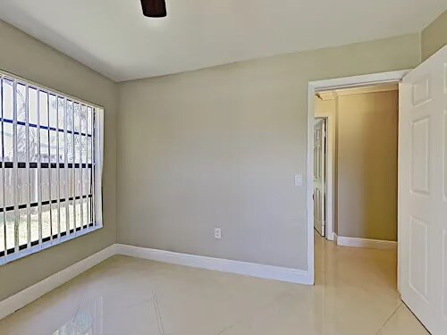 Building Photo - 566 SW 168th Way
