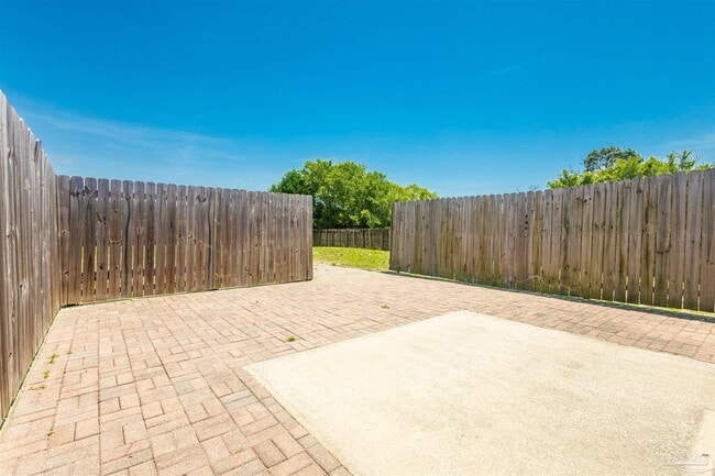 Building Photo - 2104 Frontera St