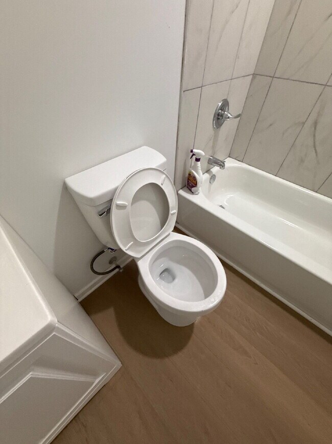 Building Photo - Fully Renovated Spacious 3BR in South Memphis – Section 8 Welcome