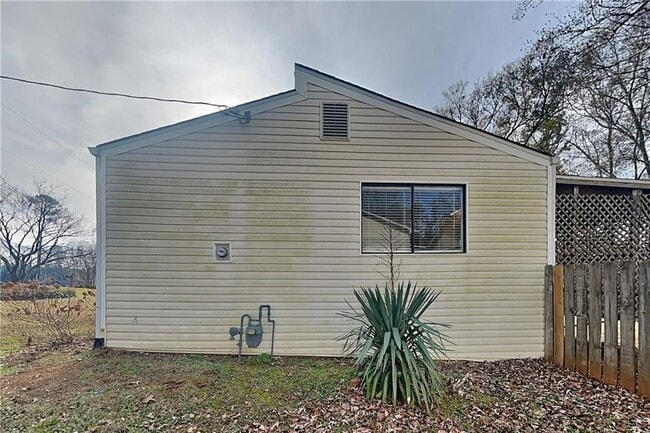 Building Photo - 3499 Ulster Ln NE