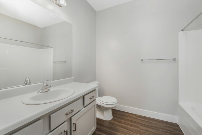 Building Photo - 1838 W Eaglewood Dr
