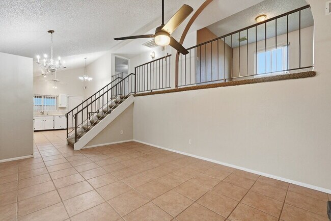 Building Photo - 1805 W Curry Dr