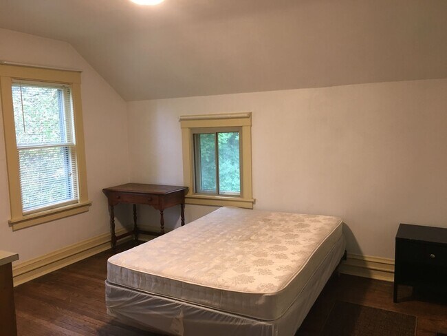 Building Photo - 107 Elmwood Ave