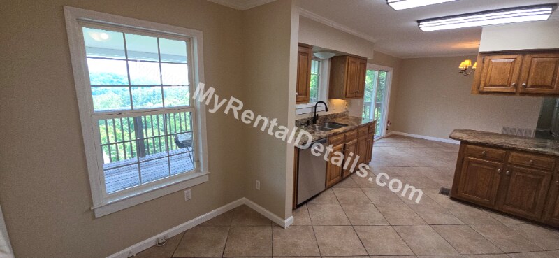 Building Photo - 11 Wayside Rd