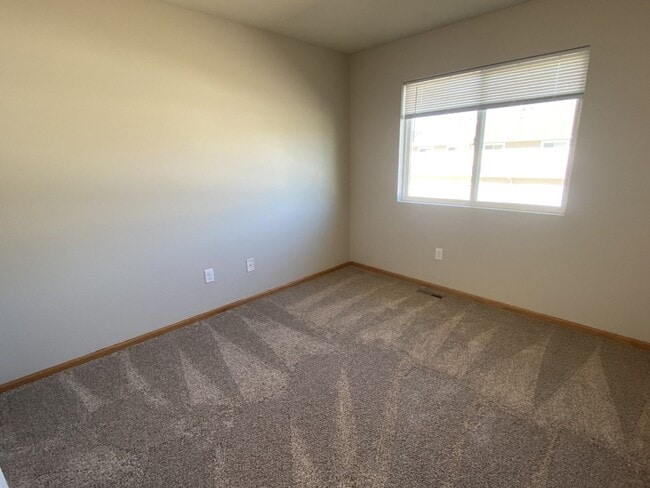 Building Photo - 1147 NE 7th Ln