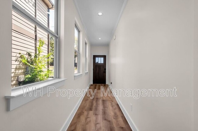 Building Photo - 541 Eastboro Dr